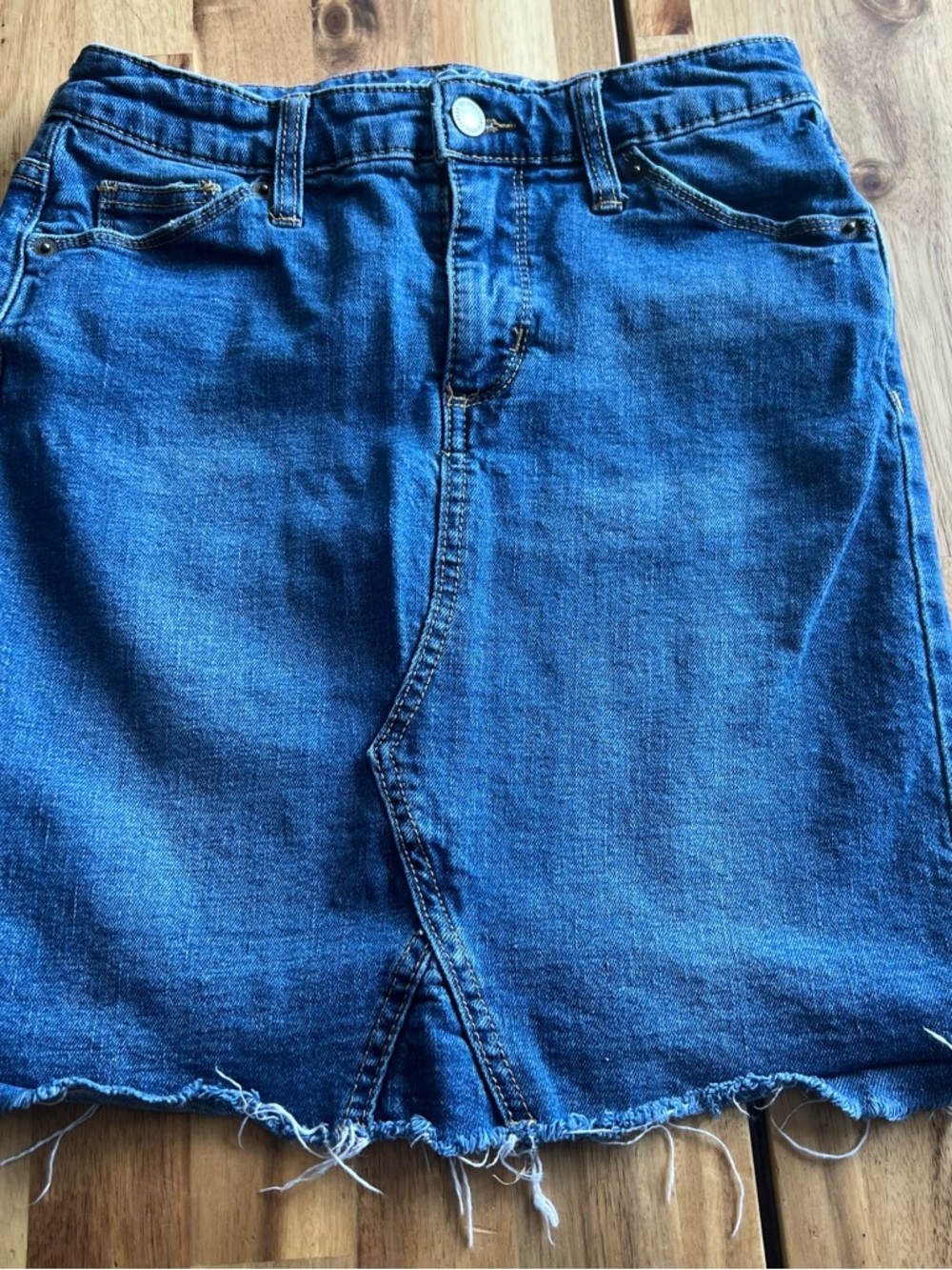 Universal Thread Denim Mini Skirt Size 4/27 Raw Hem Blue Jean Skirt